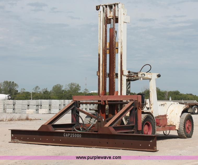 image for item I4734 1980 Hyster H300B forklift