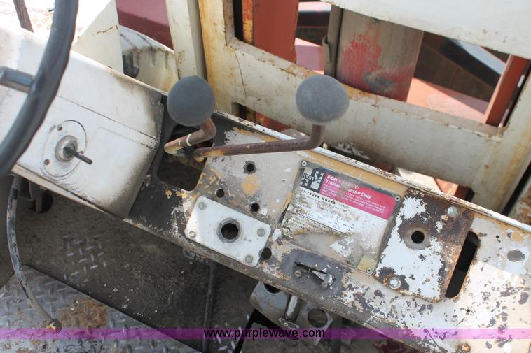 image for item I4734 1980 Hyster H300B forklift