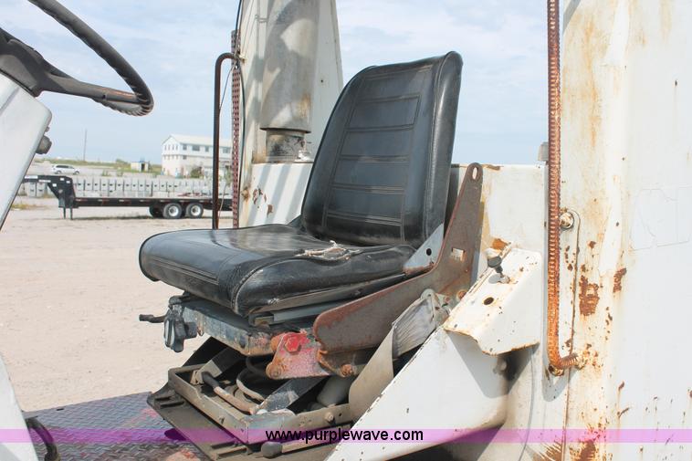 image for item I4734 1980 Hyster H300B forklift