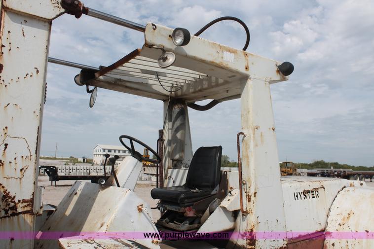 image for item I4734 1980 Hyster H300B forklift