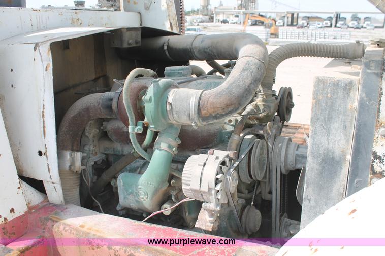 image for item I4734 1980 Hyster H300B forklift