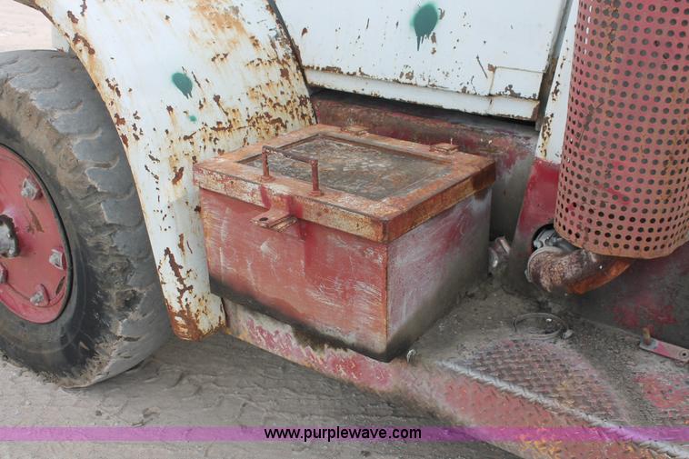 image for item I4734 1980 Hyster H300B forklift