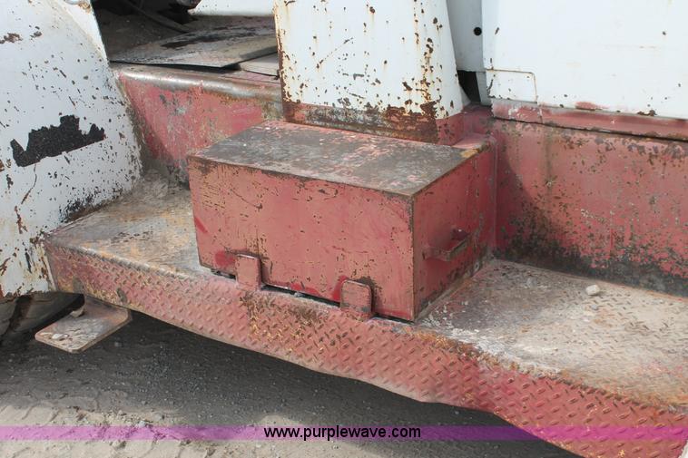 image for item I4734 1980 Hyster H300B forklift