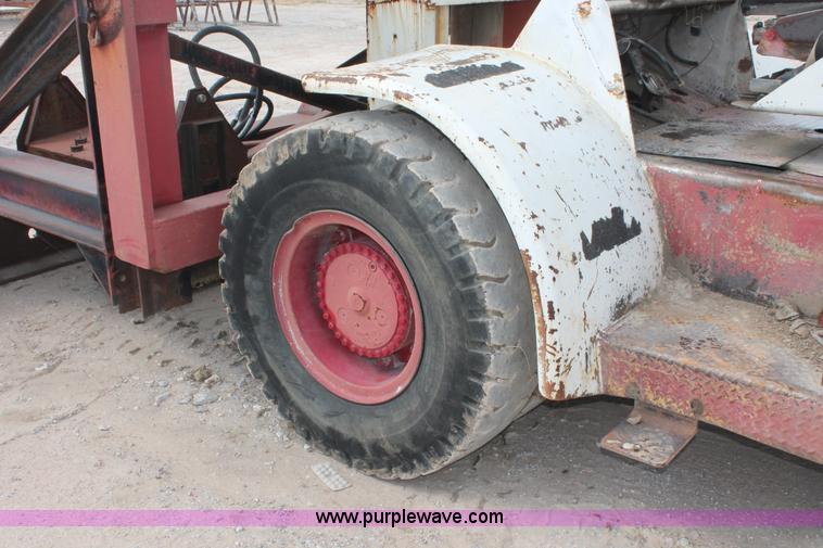 image for item I4734 1980 Hyster H300B forklift