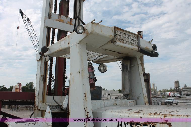 image for item I4734 1980 Hyster H300B forklift