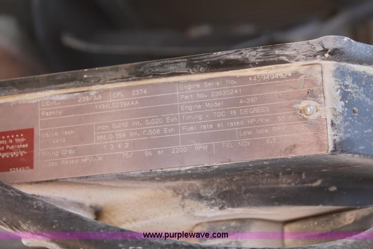 image for item I4735 2001 Case 570XLT Series Two loader