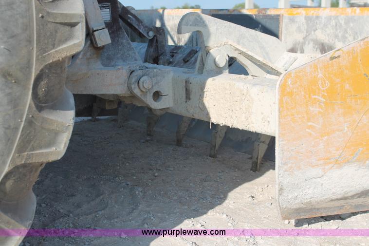 image for item I4735 2001 Case 570XLT Series Two loader