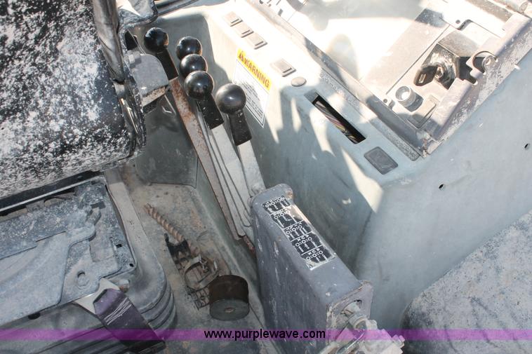 image for item I4735 2001 Case 570XLT Series Two loader