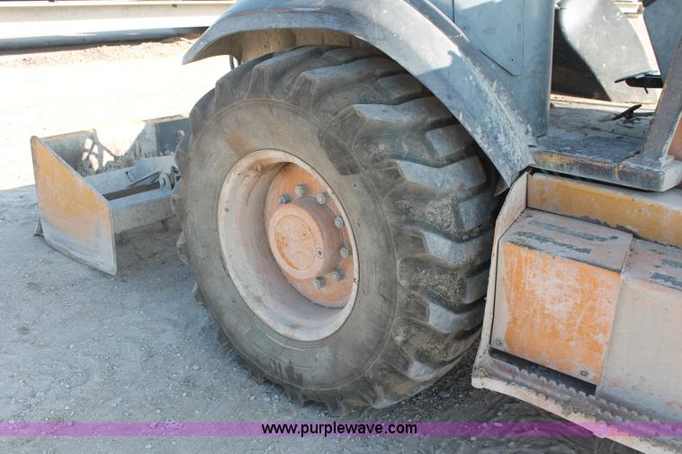 image for item I4735 2001 Case 570XLT Series Two loader