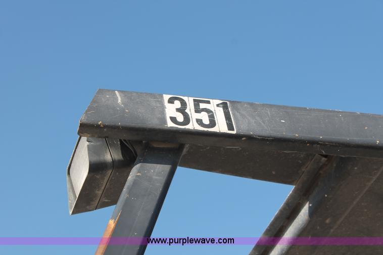 image for item I4735 2001 Case 570XLT Series Two loader