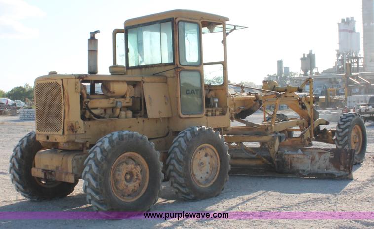 image for item I4736 1960 Caterpillar 12E motor grader