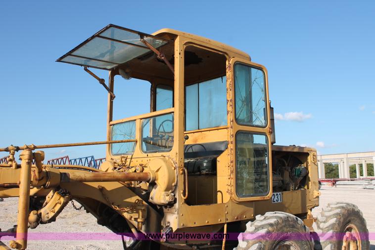 image for item I4736 1960 Caterpillar 12E motor grader