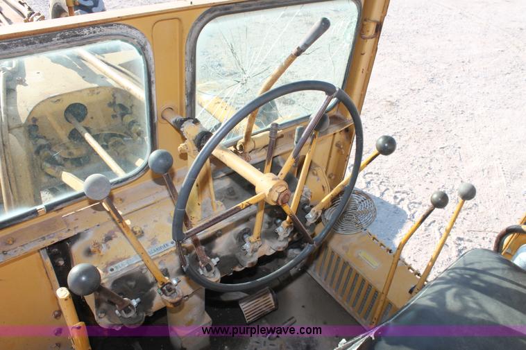 image for item I4736 1960 Caterpillar 12E motor grader