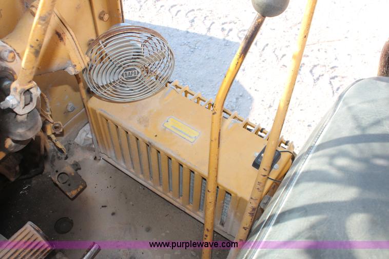image for item I4736 1960 Caterpillar 12E motor grader