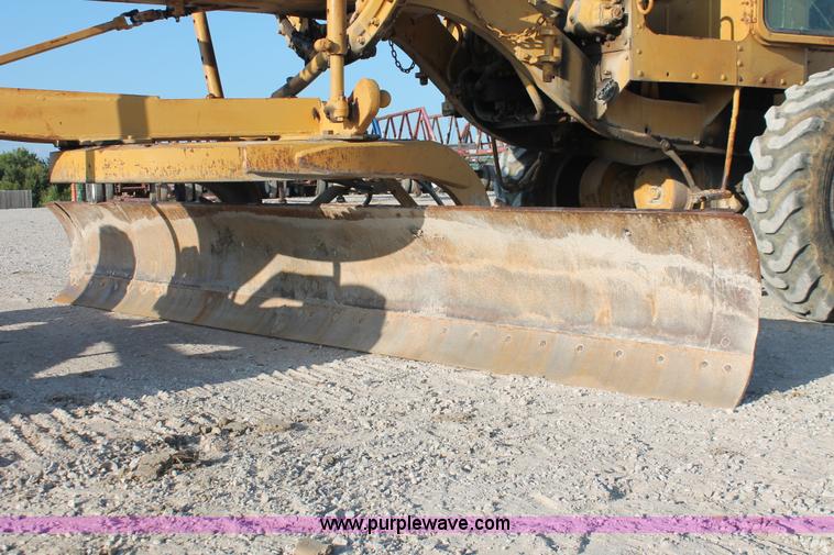 image for item I4736 1960 Caterpillar 12E motor grader