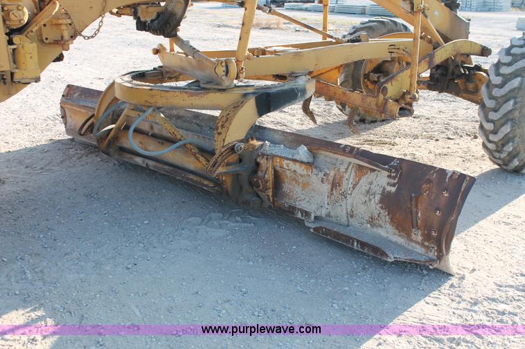 image for item I4736 1960 Caterpillar 12E motor grader