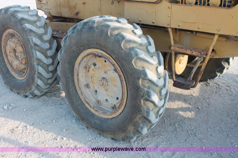 image for item I4736 1960 Caterpillar 12E motor grader