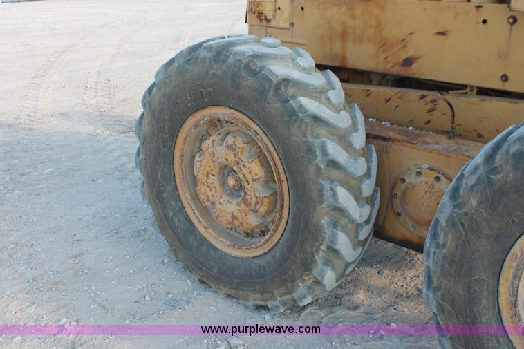 image for item I4736 1960 Caterpillar 12E motor grader