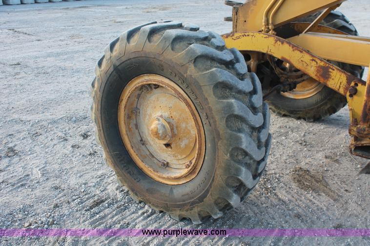 image for item I4736 1960 Caterpillar 12E motor grader