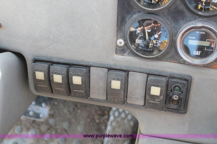 image for item I4737 1999 Caterpillar TH83 telehandler