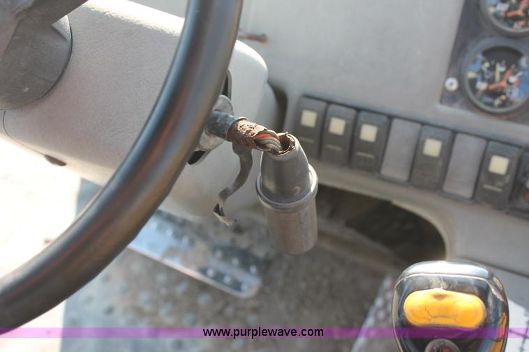 image for item I4737 1999 Caterpillar TH83 telehandler