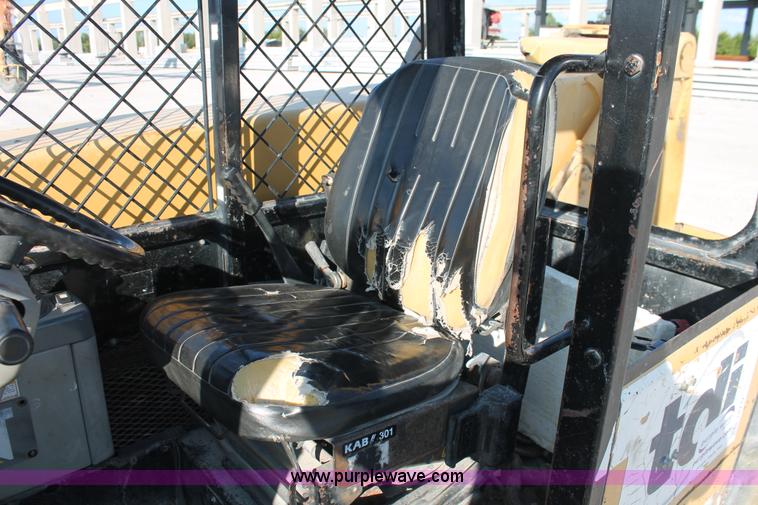 image for item I4737 1999 Caterpillar TH83 telehandler