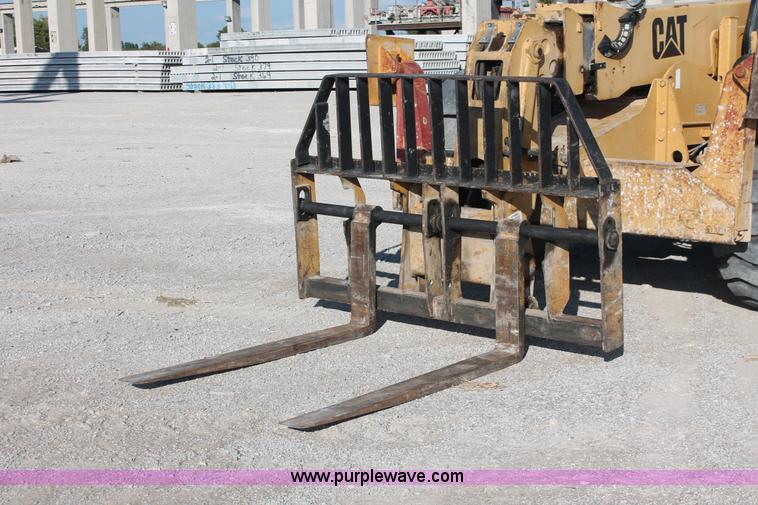 image for item I4737 1999 Caterpillar TH83 telehandler