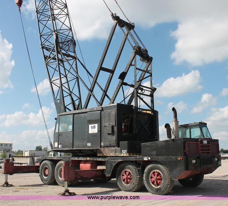 image for item I4738 1972 Lorain MC790 lattice boom truck crane