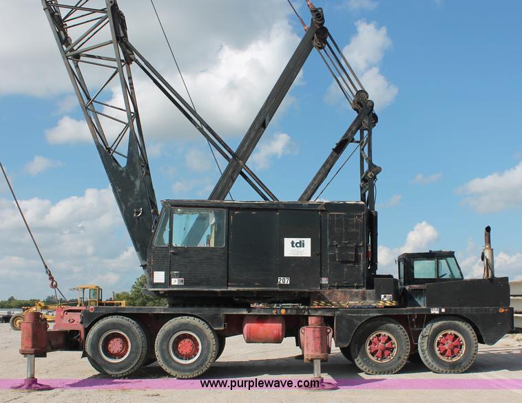 image for item I4738 1972 Lorain MC790 lattice boom truck crane