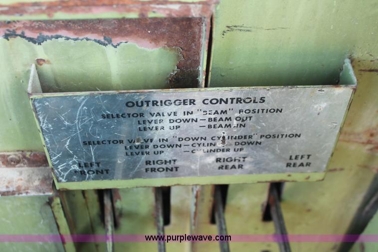 image for item I4738 1972 Lorain MC790 lattice boom truck crane