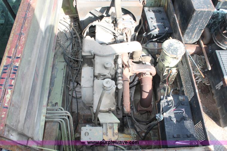 image for item I4738 1972 Lorain MC790 lattice boom truck crane