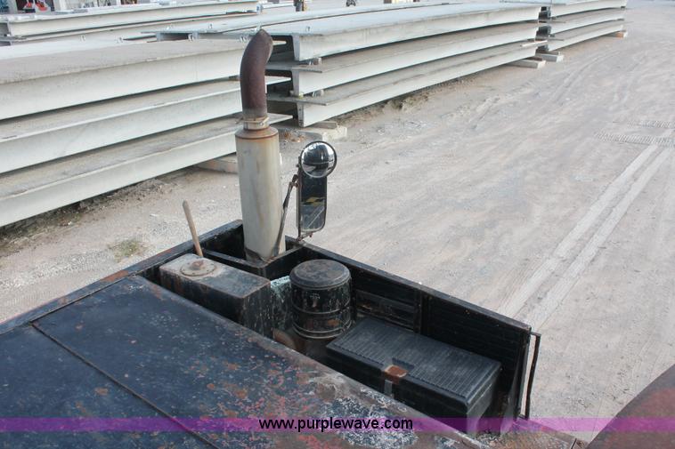 image for item I4738 1972 Lorain MC790 lattice boom truck crane