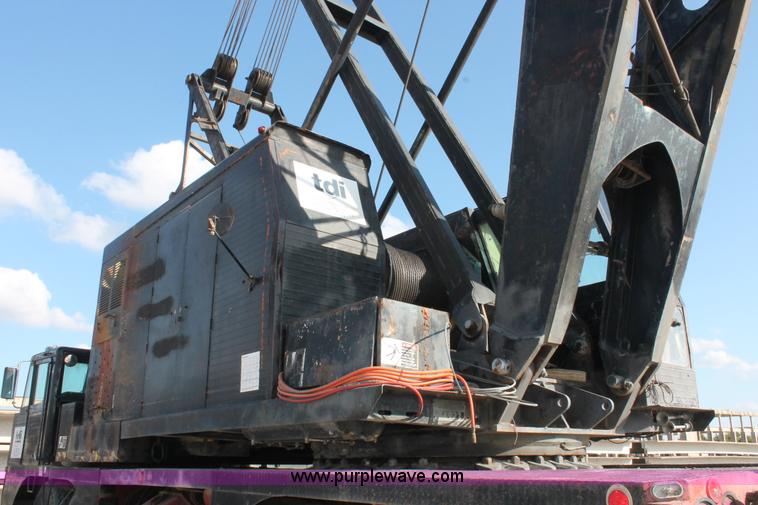 image for item I4738 1972 Lorain MC790 lattice boom truck crane