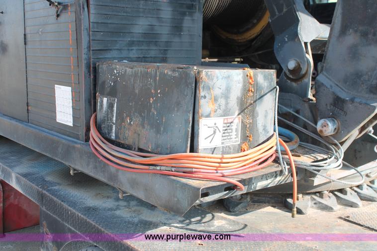 image for item I4738 1972 Lorain MC790 lattice boom truck crane