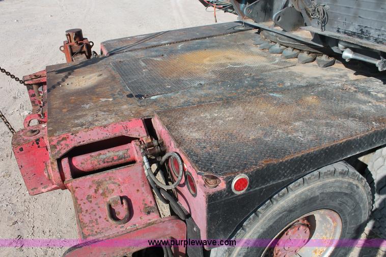 image for item I4738 1972 Lorain MC790 lattice boom truck crane