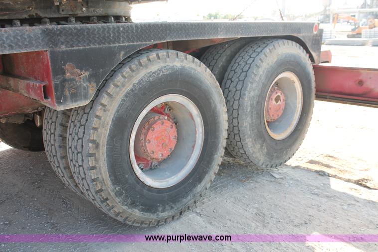 image for item I4738 1972 Lorain MC790 lattice boom truck crane