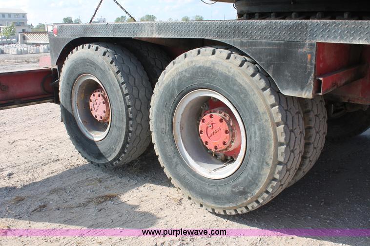 image for item I4738 1972 Lorain MC790 lattice boom truck crane