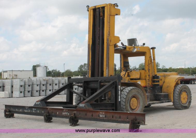 image for item I4739 1974 Hyster lift truck