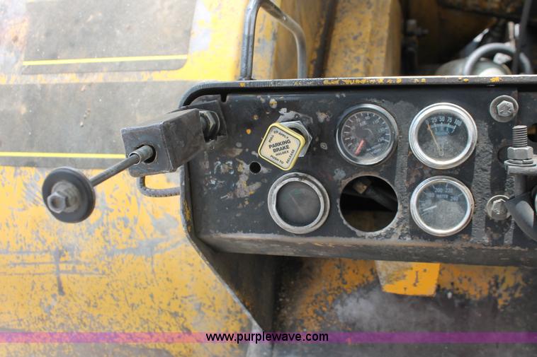 image for item I4739 1974 Hyster lift truck