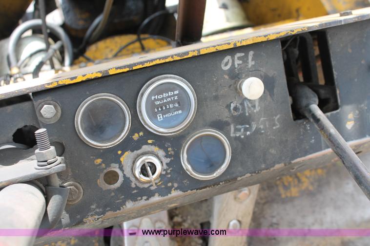 image for item I4739 1974 Hyster lift truck