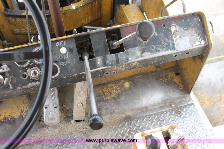 image for item I4739 1974 Hyster lift truck