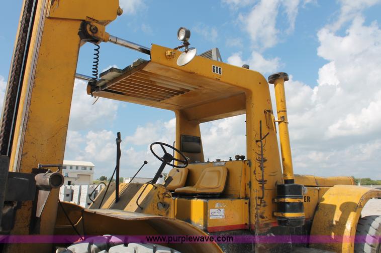 image for item I4739 1974 Hyster lift truck