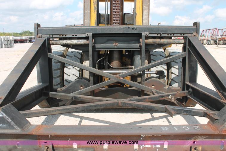 image for item I4739 1974 Hyster lift truck