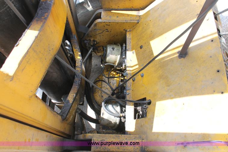 image for item I4739 1974 Hyster lift truck