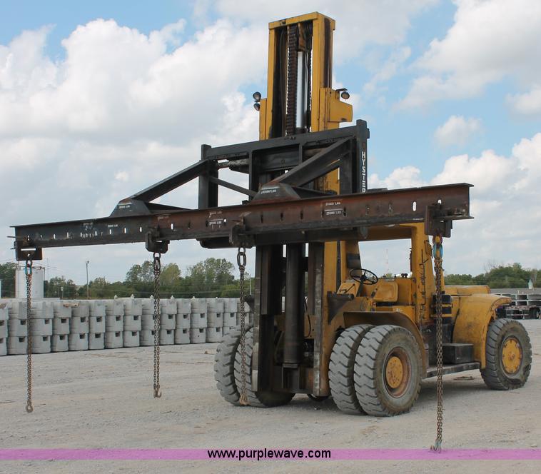 image for item I4739 1974 Hyster lift truck