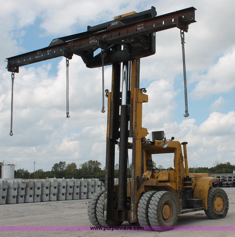 image for item I4739 1974 Hyster lift truck