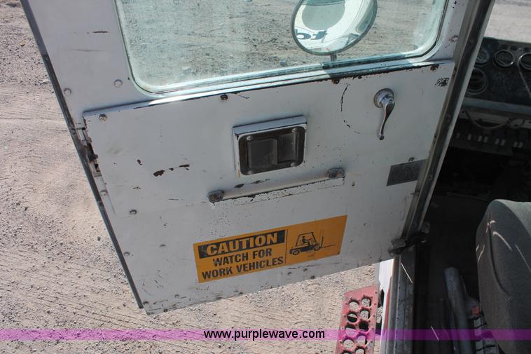 image for item I4740 1998 Ottawa 50 yard truck