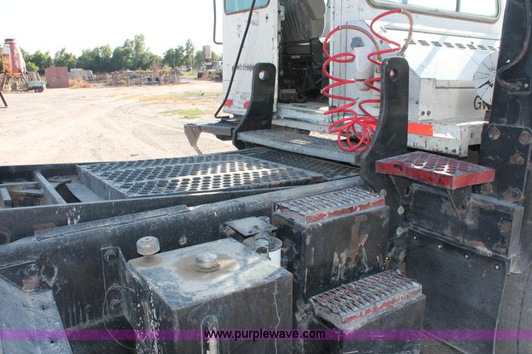 image for item I4740 1998 Ottawa 50 yard truck