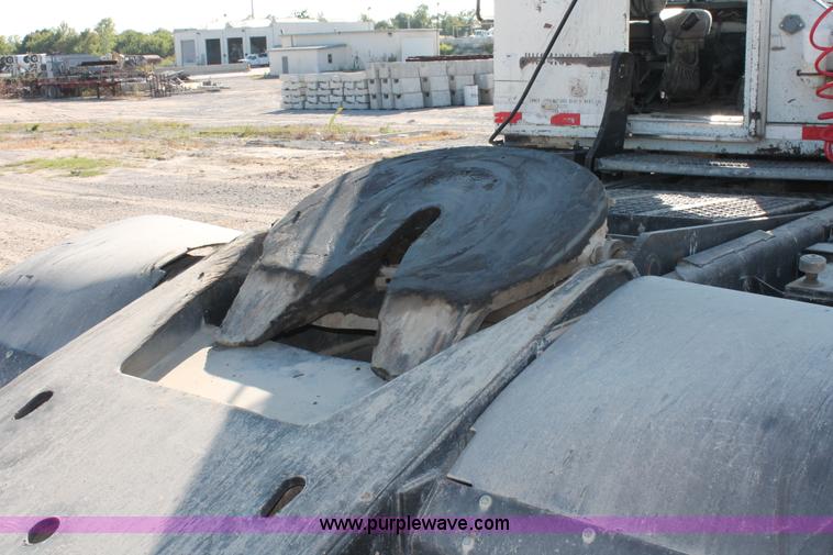 image for item I4740 1998 Ottawa 50 yard truck