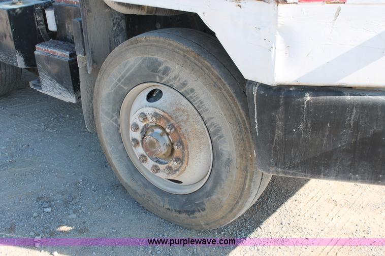 image for item I4740 1998 Ottawa 50 yard truck